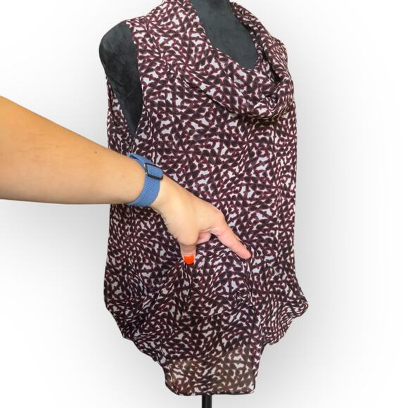 cabi Women's Venus Red Sleeveless Geometric Cowl Neck Blouse Size M Style # 3271 - Picture 9 of 12